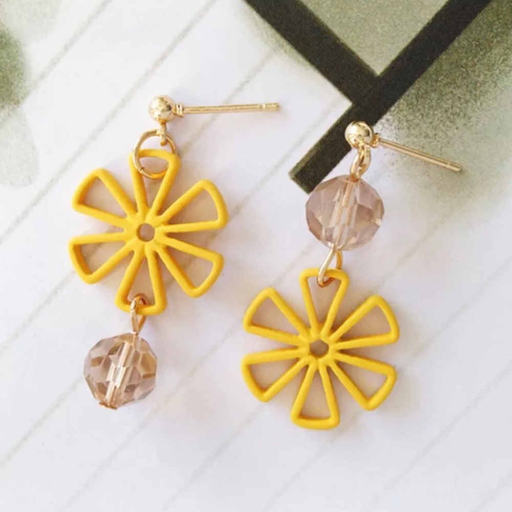 Flower Petals Bead Stud Earrings